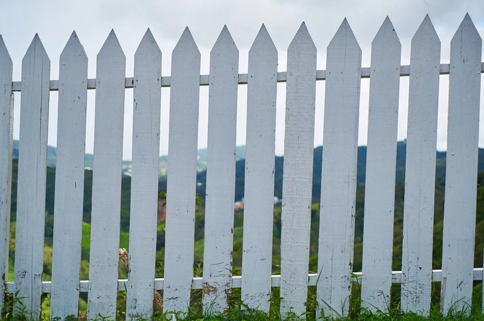 this is picture of La Habra fence installation